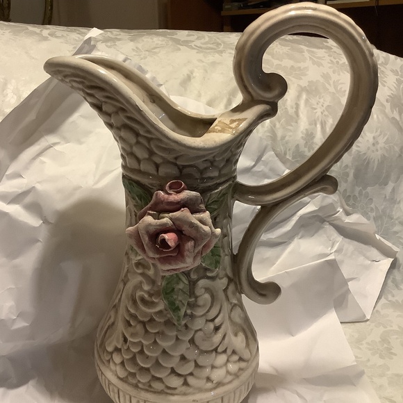 Vintage ornate Italian Capodimonte style Rose sculpted pitcher vase 14” high - Picture 1 of 13